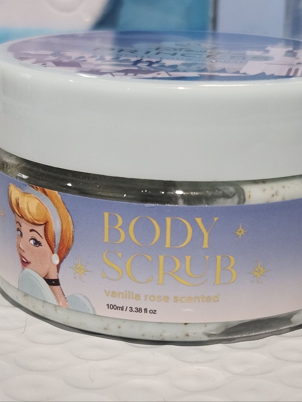 Disney Princess Cinderella Bath & Lip Care Bundle - Picture 2 of 13